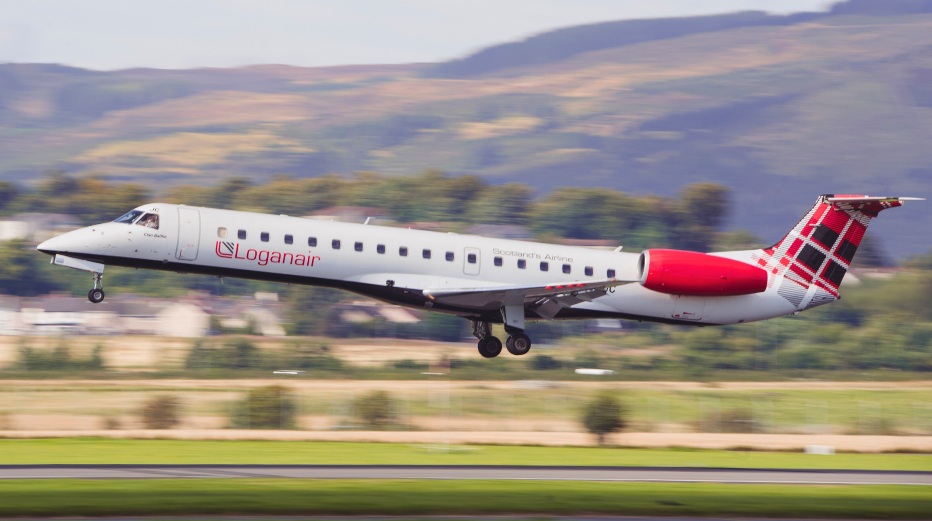Background image - Embraer ERJ 145EP