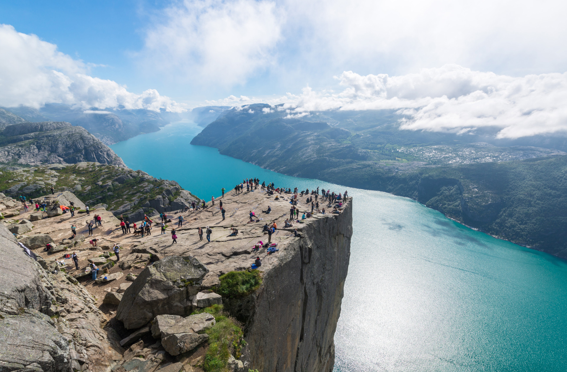 Background image - 5050 Pulpit Rock Norway